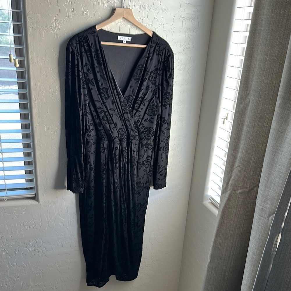 Ivy City Co Black Floral Long Sleeve Dress 2x